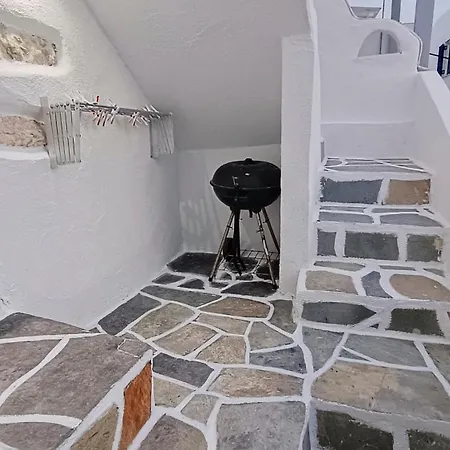 Old Rocky White House Naousa (Paros)