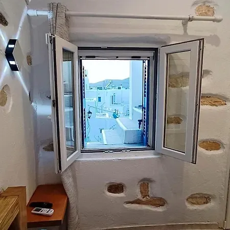 Old Rocky White House Naousa (Paros)